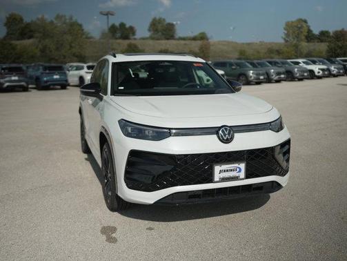2025 Volkswagen Tiguan 2.0T SE R-Line Black