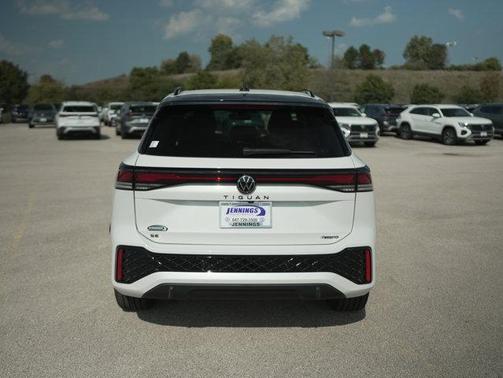 2025 Volkswagen Tiguan 2.0T SE R-Line Black