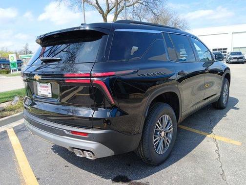 Black 2026 Chevrolet Traverse LT