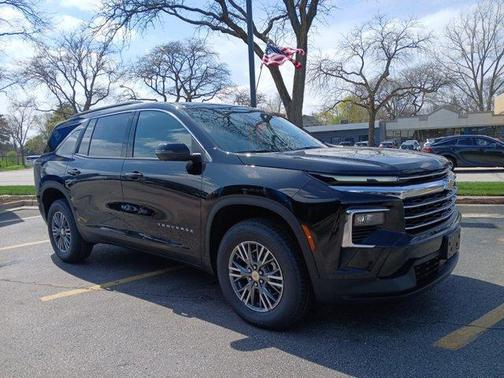 Mosaic Black Metallic 2026 Chevrolet Traverse LT