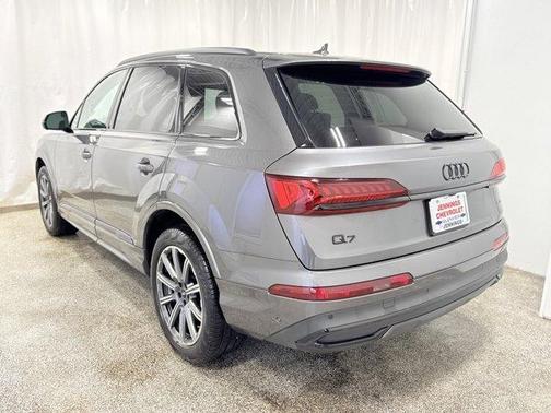 2024 Audi Q7 45 Premium Plus
