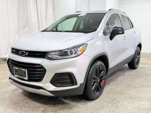 Silver Ice Metallic 2019 Chevrolet Trax LT