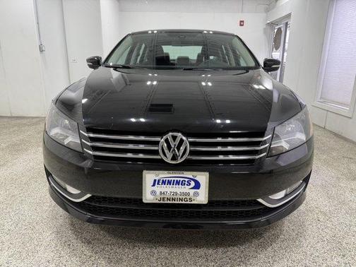 2015 Volkswagen Passat 1.8T Auto SE w/Sunroof & Nav