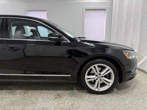 2015 Volkswagen Passat 1.8T Auto SE w/Sunroof & Nav
