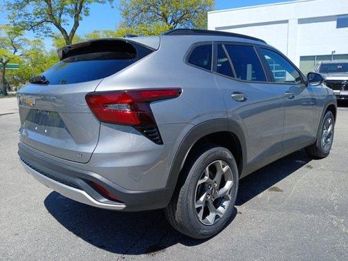 Sterling Gray Metallic 2026 Chevrolet Trax LT