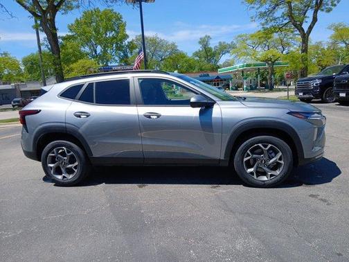 Sterling Gray Metallic 2026 Chevrolet Trax LT