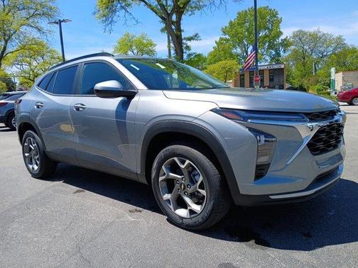 Sterling Gray Metallic 2026 Chevrolet Trax LT