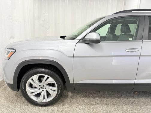 2023 Volkswagen Atlas 3.6L SE w/Technology