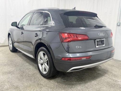 Manhattan Gray Metallic 2019 Audi Q5 2.0T Premium Plus