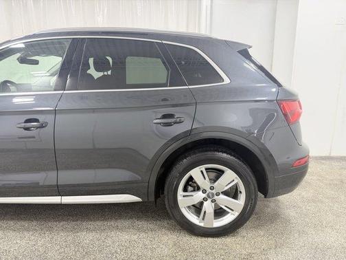 Manhattan Gray Metallic 2019 Audi Q5 2.0T Premium Plus