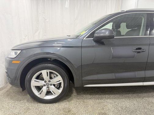 Manhattan Gray Metallic 2019 Audi Q5 2.0T Premium Plus