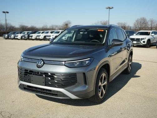 Platinum Gray Metallic 2026 Volkswagen Tiguan 2.0T SE