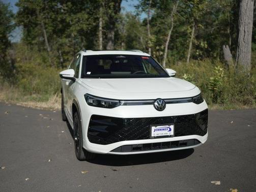 2025 Volkswagen Tiguan 2.0T SEL R-Line