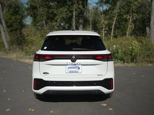 2025 Volkswagen Tiguan 2.0T SEL R-Line