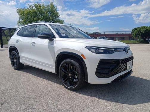 Opal White Pearl 2026 Volkswagen Tiguan 2.0T SE