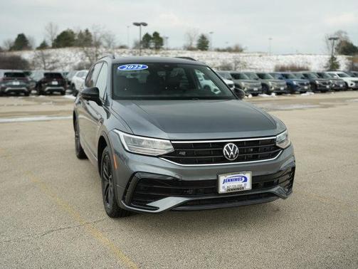 2022 Volkswagen Tiguan 2.0T SE R-Line Black