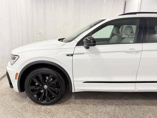 2020 Volkswagen Tiguan 2.0T SE R-Line Black