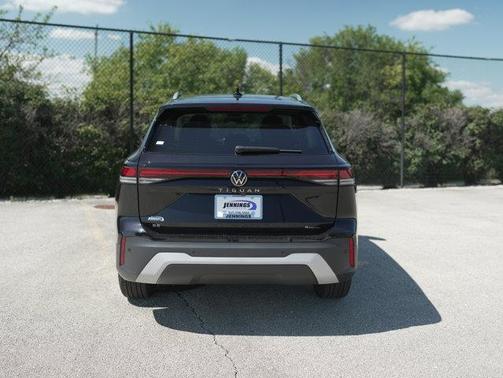 2025 Volkswagen Tiguan 2.0T SE