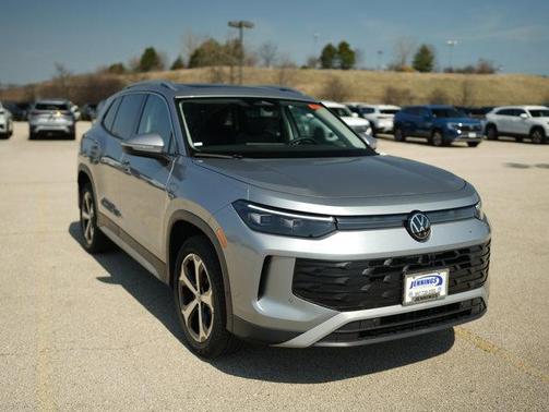 Pyrite 2026 Volkswagen Tiguan 2.0T SE