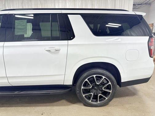 2022 Chevrolet Suburban RST