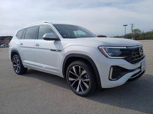 Opal White Pearl 2026 Volkswagen Atlas 2.0T SEL Premium R-Line