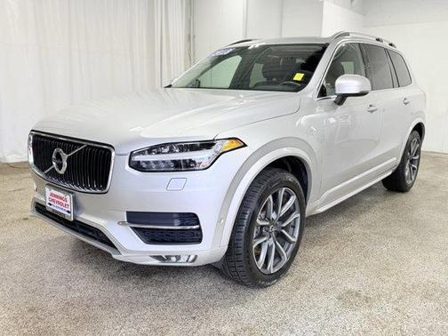 2018 Volvo XC90 T6 Momentum