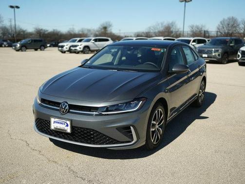 Platinum Gray Metallic 2026 Volkswagen Jetta 1.5T SE