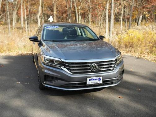 2022 Volkswagen Passat 2.0T Limited Edition
