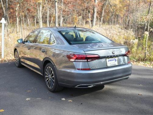 2022 Volkswagen Passat 2.0T Limited Edition