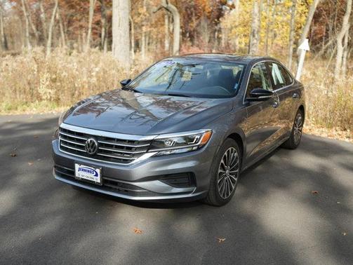 2022 Volkswagen Passat 2.0T Limited Edition