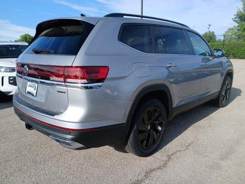 Silver Mist 2026 Volkswagen Atlas 2.0T SE W/TECHNOLOGY