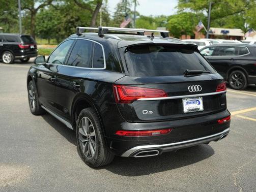 Mythos Black Metallic 2022 Audi Q5 45 S line quattro Premium