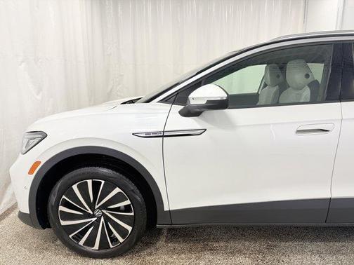 2023 Volkswagen ID.4 Pro S Plus