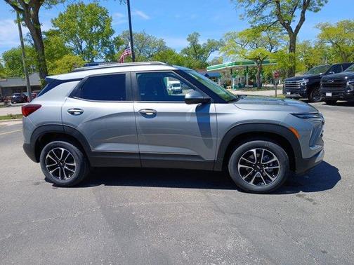Sterling Gray Metallic 2026 Chevrolet Trailblazer LT
