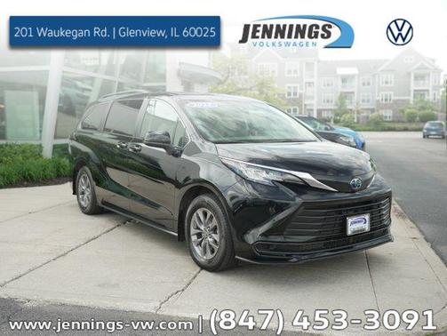 2023 Toyota Sienna LE