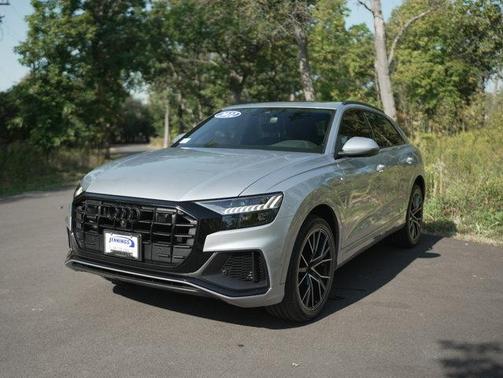 2022 Audi Q8 55 Premium Plus