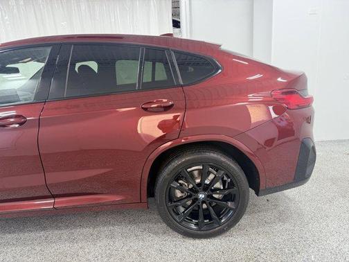 2024 BMW X4 xDrive30i