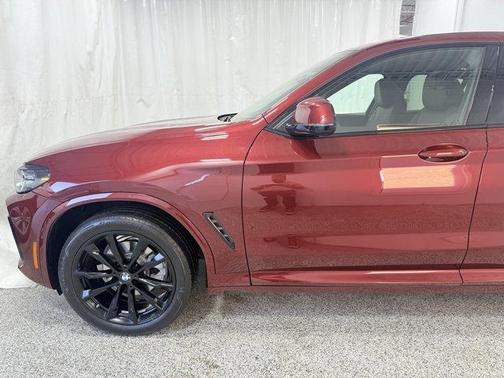 2024 BMW X4 xDrive30i