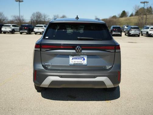 Platinum Gray Metallic 2026 Volkswagen Tiguan 2.0T SE