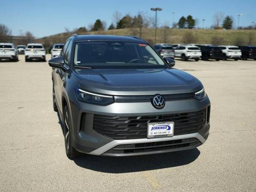 Platinum Gray Metallic 2026 Volkswagen Tiguan 2.0T SE