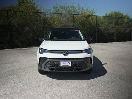 2025 Volkswagen Taos 1.5T SE Black