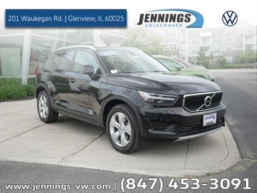 2022 Volvo XC40 T5 Momentum