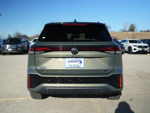 2026 Volkswagen Tiguan 2.0T SE R-Line Black