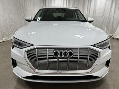 2022 Audi e-tron Premium