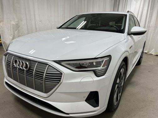 2022 Audi e-tron Premium