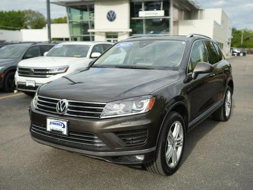 Black 2015 Volkswagen Touareg Executive