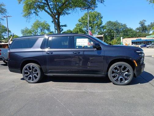 2025 Chevrolet Suburban RST