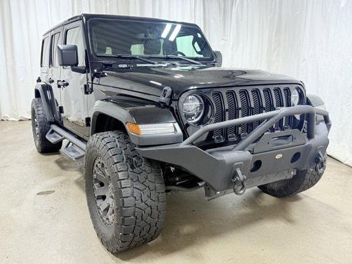 2020 Jeep Wrangler Unlimited Sahara Altitude