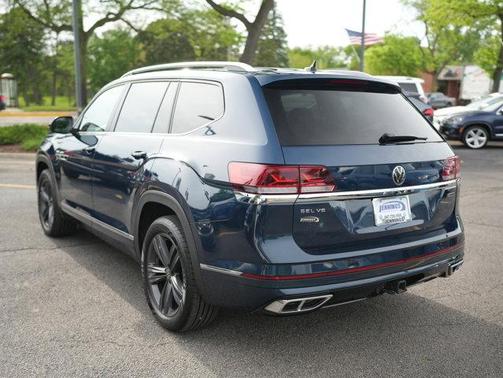 Tourmaline Blue Metallic 2022 Volkswagen Atlas 3.6 V6 SEL R-Line