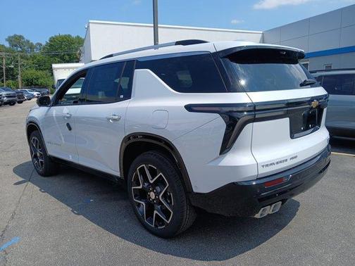 Polar White 2026 Chevrolet Traverse High Country